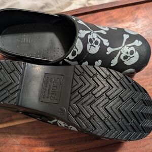 Sanita Clogs Size 38